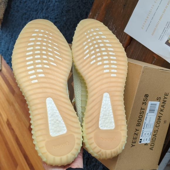 Yeezy Boost 350 V2 11.5 - Picture 15 of 16